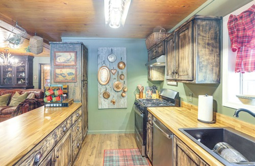 Scobey Cabin | Renovated Cabin on 15 Forested Acres in Tillatoba!