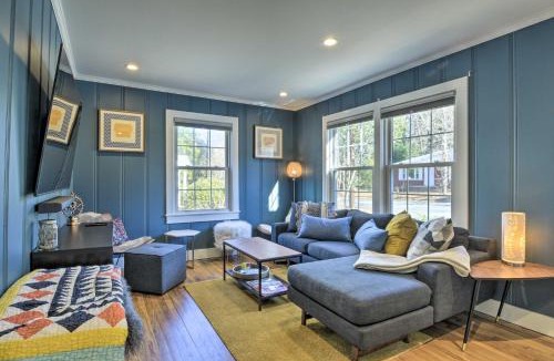 Carrboro House | Renovated Carrboro House with Deck & Fire Pit!