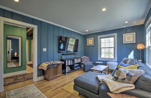 Carrboro House | Renovated Carrboro House with Deck & Fire Pit!