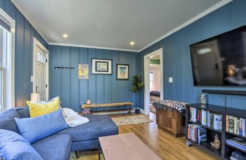Carrboro House | Renovated Carrboro House with Deck & Fire Pit!