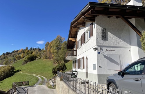 Laax House | Renovated Chalet for 10 people, high standard, 100% privacy, incredible views!