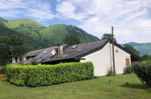 Aste-Beon Ski Chalet | Renovated chalet 4pers superb mountain view 5 mn from shops