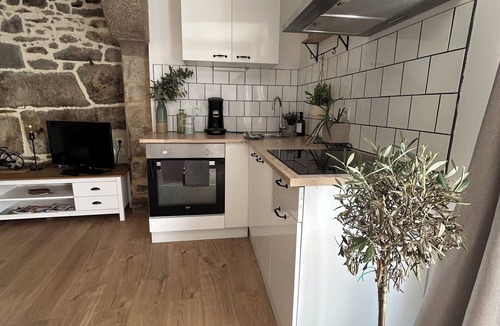 Saint-Carne House | Renovated character house with hanging net!