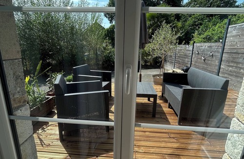 Saint-Carne House | Renovated character house with hanging net!