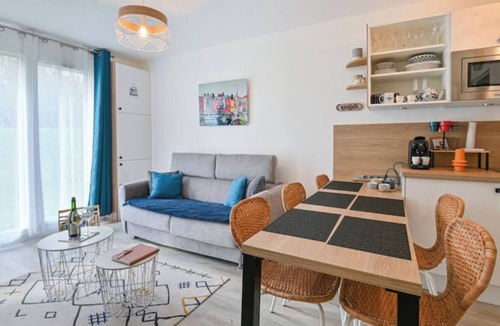 Equemauville Apartment | Renovated cocoon pool & terrace near Honfleur
