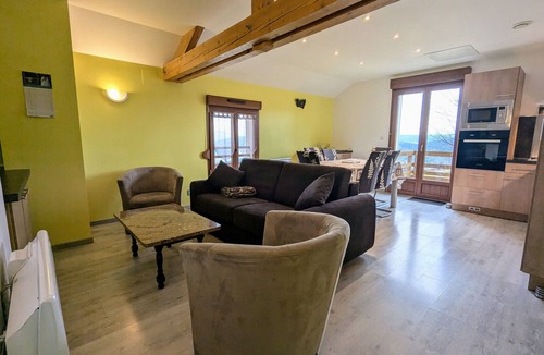 Gerbamont Cottage | Renovated comfortable house, great view, pets allowed