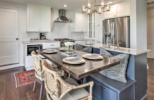 College Hills Estates Cottage | Renovated Cottage w/ Patio by TX A&M Campus!