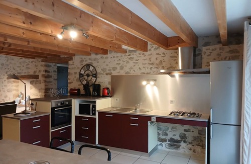 La Gaubretiere Cottage | Renovated cottage, 3 bedrooms, accessible, terrace, near nature