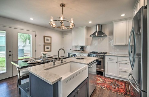 College Hills Estates House | Renovated Cottage with Patio by TX AandM Campus!