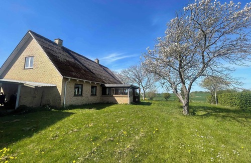 Bandholm Villa | Renovated country home 50 m from the sea