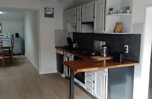 Heric House | Renovated country house in quiet wooded hamlet