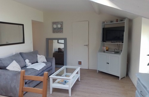 Heric House | Renovated country house in quiet wooded hamlet