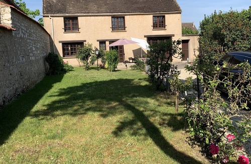 Etigny House | Renovated country property on the banks of the Yonne