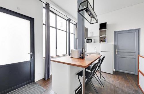 Necker Apartment | Renovated Design Apartment In Montparnasse