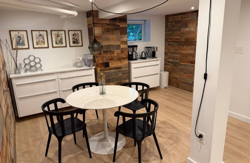 North Cleveland Park House | Renovated Designer Garden Suite - Private Patio