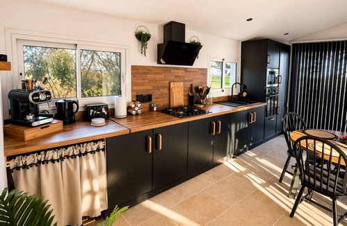 Marliac Apartment | 🌿 Renovated dovecote with SPA & Pyrenees view - Pets welcome