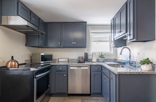 Lenox Apartment | Renovated Downtown 1bedroom