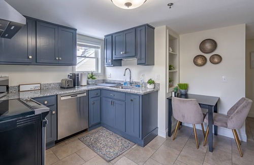 Lenox Apartment | Renovated Downtown 1bedroom