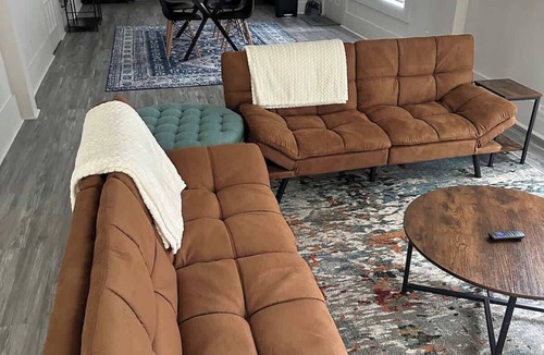 Lufkin House | Renovated Downtown Home