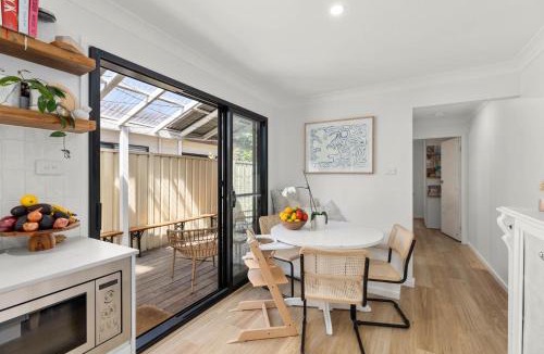 Merewether House | Renovated Duplex - Close to Beach & Junction