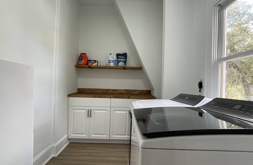 Ocala House | Renovated Dutch Colonial Home in Ocala ❤️ + Pet Friendly