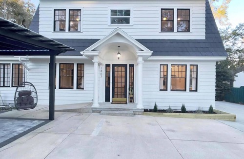 Ocala House | Renovated Dutch Colonial Home in Ocala ❤️ + Pet Friendly