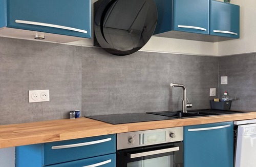 Saint-Malon-sur-Mel Apartment | Renovated, fully-equipped Compère apartment