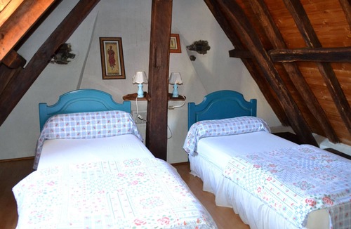 Monce-en-Belin Cottage | Renovated Farmhouse near 24H Le Mans with Large Yard & Volleyball Court