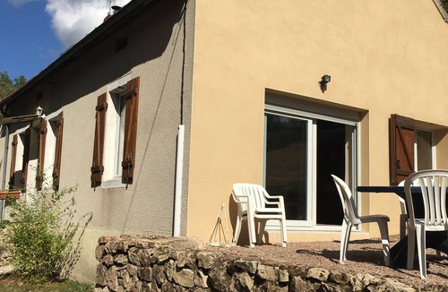 Vauclaix Cottage | Renovated farmhouse