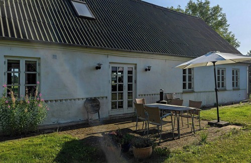 Barrit House | Renovated farmhouse with starry sky views
