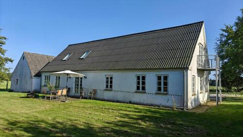 Barrit House | Renovated Farmhouse With Starry Sky Views