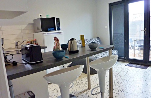 Marseillan Plage Apartment | Renovated flat with air conditioning