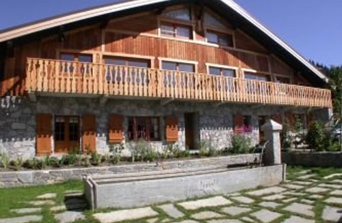 Les Carroz-d'Araches Apartment | Renovated Farmhouse: 6 Rooms, 12 Guests, Near Ski Bus & Pistes, Parking, WiFi, Close to Amenities