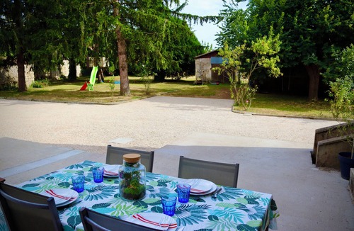 Saint-Aubin-la-Plaine House | Renovated 18th-century guest house