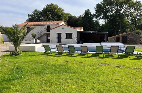 Talmont-Saint-Hilaire House | Renovated country estate with swimming pool