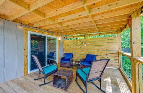 Franklin House | Renovated Franklin Home w/Mountain-View Deck!