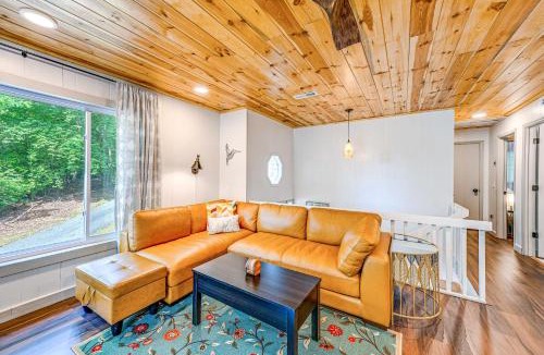 Franklin House | Renovated Franklin Home w/Mountain-View Deck!