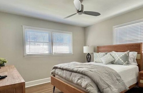 Sheffield Park House | Renovated GEM near Uptown/Ovens/Stadiums