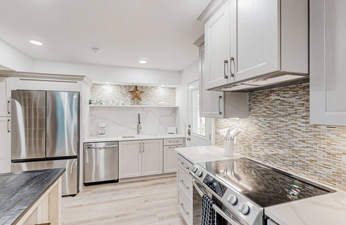 Del Mar Condo | Renovated Gulf-front apartment with amazing view & washer/dryer