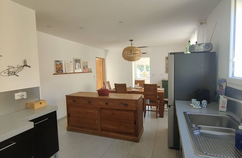 Le Grand Large House | Renovated house in the "quartier des fleurs", 5 minutes from the beach.