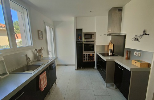 Le Grand Large House | Renovated house in the "quartier des fleurs", 5 minutes from the beach.