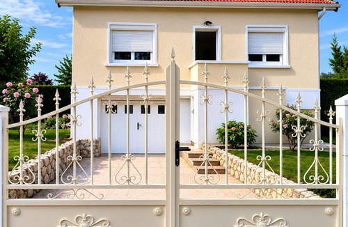 Champagne-sur-Seine House | Renovated house near Fontainebleau castle and forest ideal for hiking