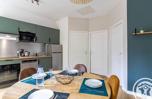 Rochefort-sur-Loire Cottage | Renovated house with garden near Angers
