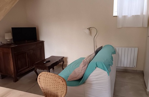 Mortagne-sur-Sevre Cottage | Renovated house in Mortagne-sur-Sèvre with terrace and WiFi