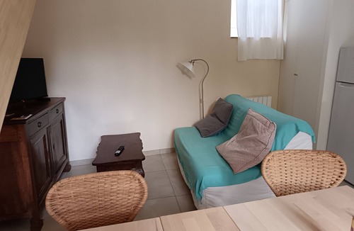 Mortagne-sur-Sevre Cottage | Renovated house in Mortagne-sur-Sèvre with terrace and WiFi
