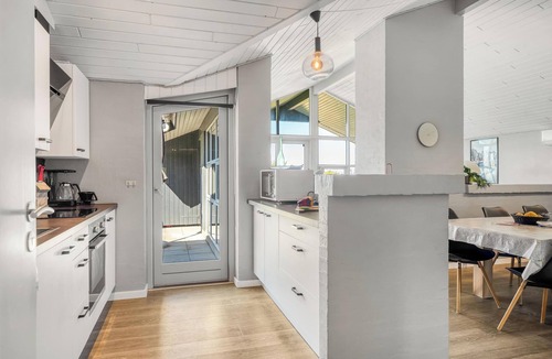 Vestervig House | Renovated holiday home with hot tub, sauna and shelter