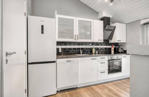 Vestervig House | Renovated holiday home with hot tub, sauna and shelter