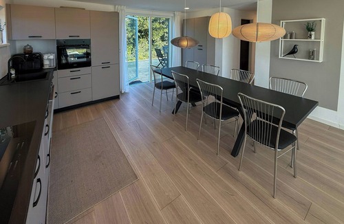 Skastrup Strand House | Renovated holiday home with sea view in Skåstrup