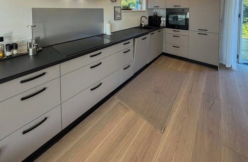 Skastrup Strand House | Renovated holiday home with sea view in Skåstrup