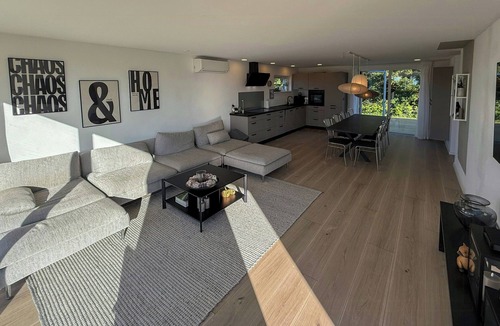 Skastrup Strand House | Renovated holiday home with sea view in Skåstrup
